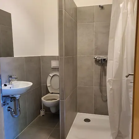 Kleine Naehe Reihn Apartment Duisburg